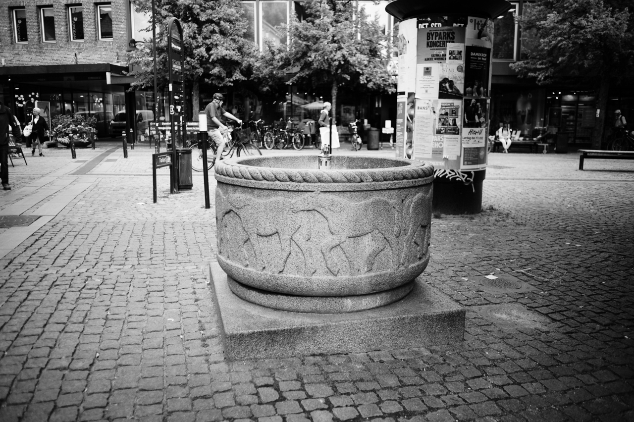 Bilddagbok 2535 / Hestebrønden og Ken Rockwell. Fotosidan