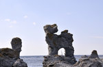 Fårö, rauk med segelbåt