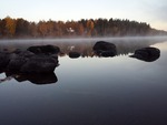 tidig morgon vid sjön