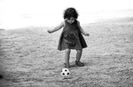 Flicka och fotboll