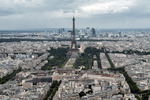 Att se ned på Eiffeltornet
