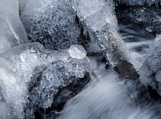 I kanten av vattenfallet