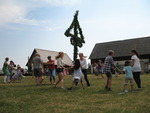 Midsommardans vid Rone Bygdegård, Gotland