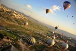 Luftballonger över Kappadokien