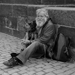 En man och hans hund