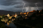 Blixtar över Mostar