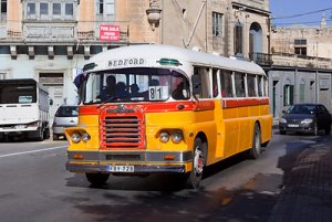 Malta Bus FBY-728 Triq Nikol Saura,Rabat 091102.jpg