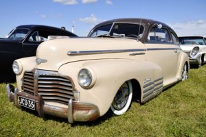 l42ChevroletFleetlineAerosedan-vi.jpg