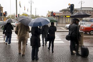 Paraplyväder Drottningtorget,Göteborg 100512b.jpg