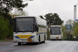 Björks Buss UOT369 Nybyggeskolan,Västerås 110503.jpg