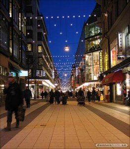 Drottninggatan by night.jpg