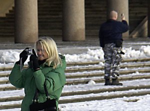 fotoactionblondeskinhead.jpg