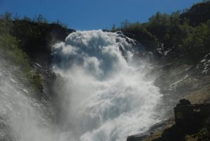 Kjosefossen_vattenfall_fritt_fall_93_meter_1_6_2014.jpg