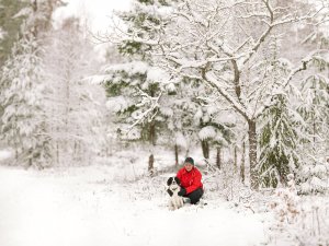 Fru Snö Vinter Röd Färgglad Blickpunkt Matte Kallt.jpg