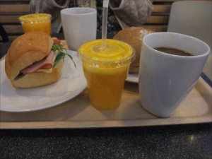 Frukost_på_Arlanda_jag_är_på_väg_till_Bulgarien_26_9_2015.jpg