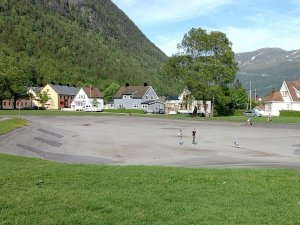 IMG_20180520_Inget vatten i dammen. Tveitoparken, Rjukan_17334x_800fs.jpg