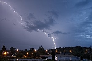 ThunderstormThunderstorm Flickr_AWD1202 R0C0 1.jpg