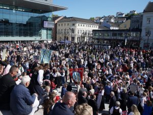 DSC02732j_torget i Arendal 17 maj_800fs.JPG