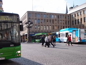 P9130359js_bussar på stortorget_800fs.JPG