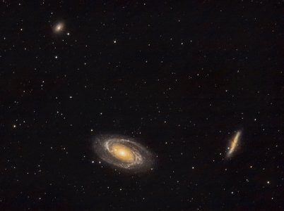 Bodes Cigar galaxer 500mm 30s 76min_april 2025.jpg