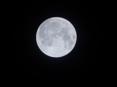 Fullmånen_kl_00_03_18_9_2024.JPG Fullmånen_kl_00_03_18_9_2024.JPG