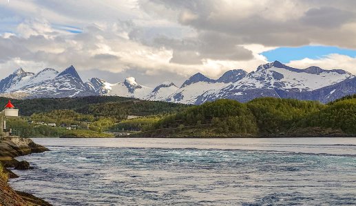 Fjell utanfor Saltstraumen2b.jpg Fjell utanfor Saltstraumen2b.jpg