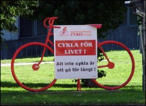 09 cykla för livet-skylt.jpg