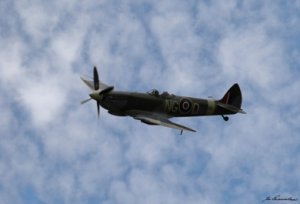 spitfire i moln1_dsc_7354 thumb.jpg