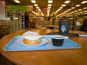 Semla och Kaffe Café Konsum Tierp 080117.jpg