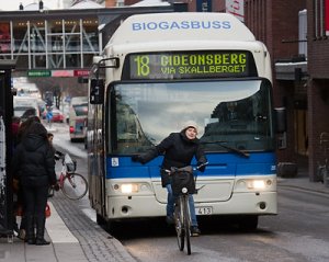 Cyklist_VL_292_Stora_gatan_Vasteras_090212.jpg