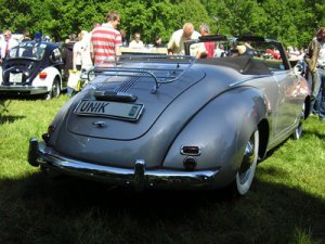 800px-VW-LIM-1011-rear.jpg