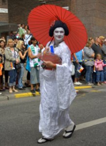 Gay-geisha.jpg